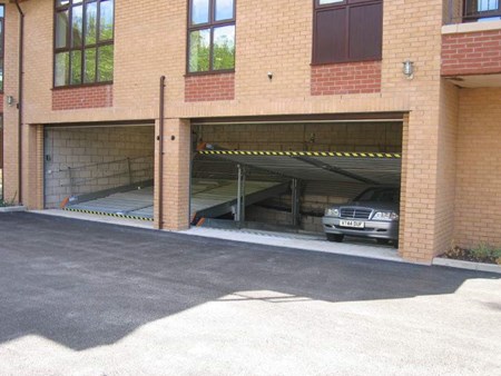 759 583x777 Mosely Court 009